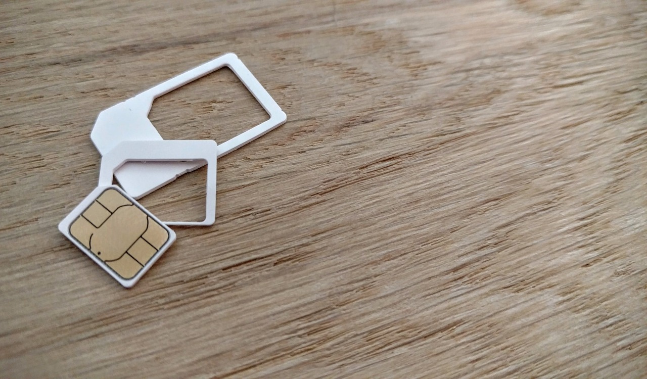 Как поменять старую SIM-карту на micro и nanoSIM?