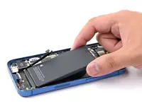 img Замена аккумулятора на Apple iPhone 13